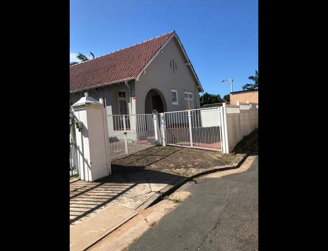 2 BEDROOM HOUSE FOR SALE IN GLENWOOD